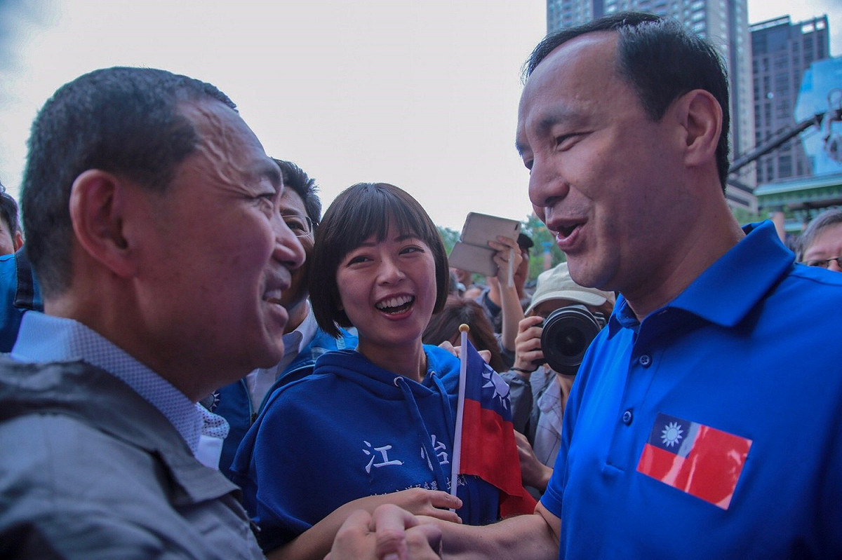 國民黨主席吳敦義指總統初選可採全體黨員投票，不能完全相信全民調；新北市議員江怡臻砲轟黨中央「打自己一巴掌」。  圖：江怡臻/提供