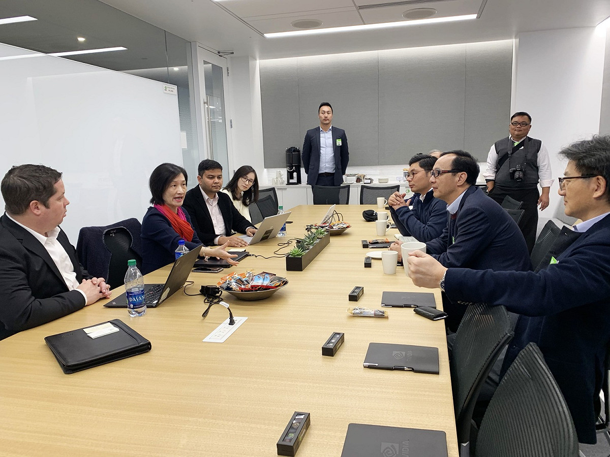 朱立倫在NVIDIA，了解AI技術應用展示 圖：朱立倫辦公室提供