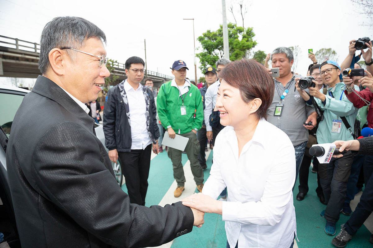 台北市長柯文哲今（ 16）日親自赴台中逛花博，台中市長盧秀燕全程親自接待。 圖：台北市政府/提供