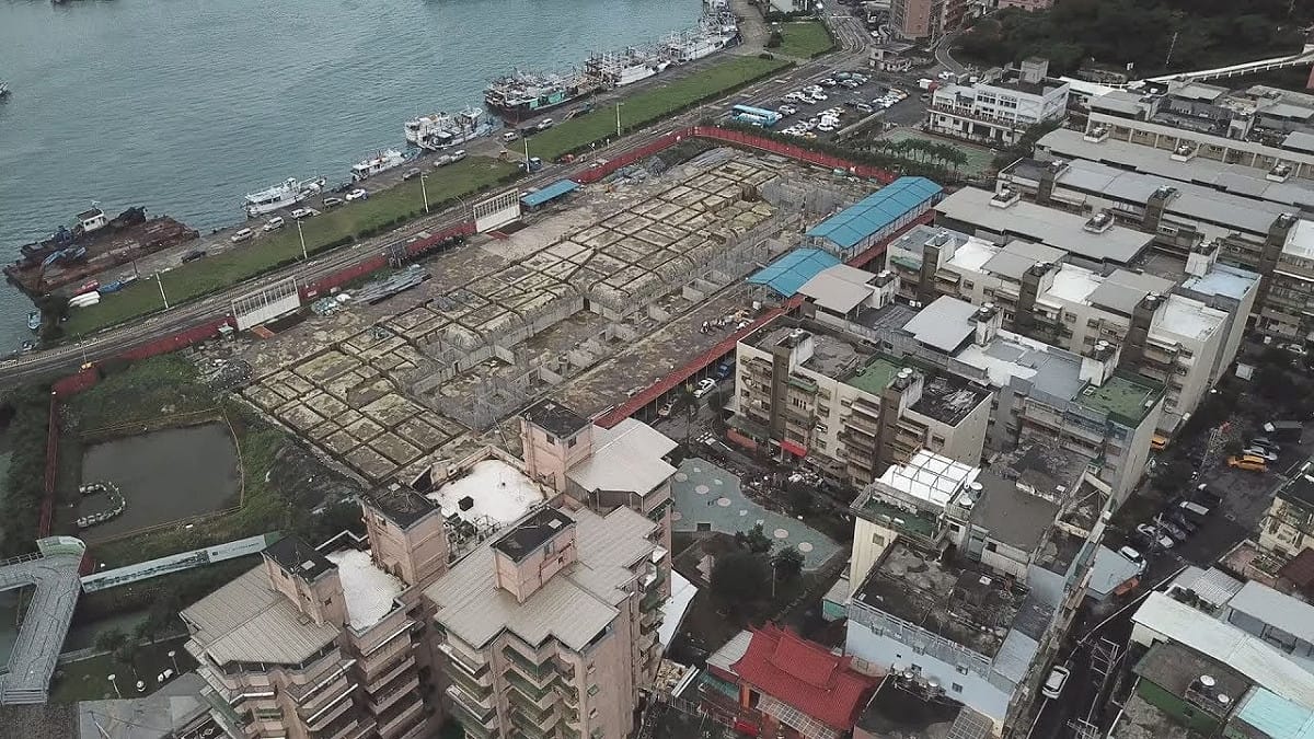 慶富集團承包的基隆海洋生態展示館，工程延宕也傳弊案。 圖 : 翻攝自youtube