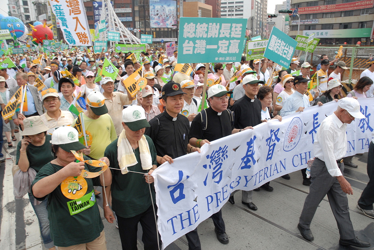 2007年9月15日，高俊明牧師參加台灣加入聯合國高雄大遊行。 圖：邱萬興/攝
