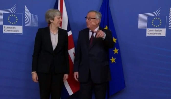 英國首相梅伊和歐盟執委會主席榮科會面，協商脫歐協議。 圖：翻攝Youtube