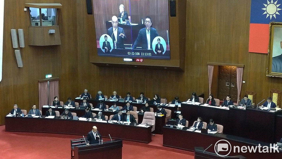 蘇貞昌今天前往立法院備詢。 圖：陳佩君／攝