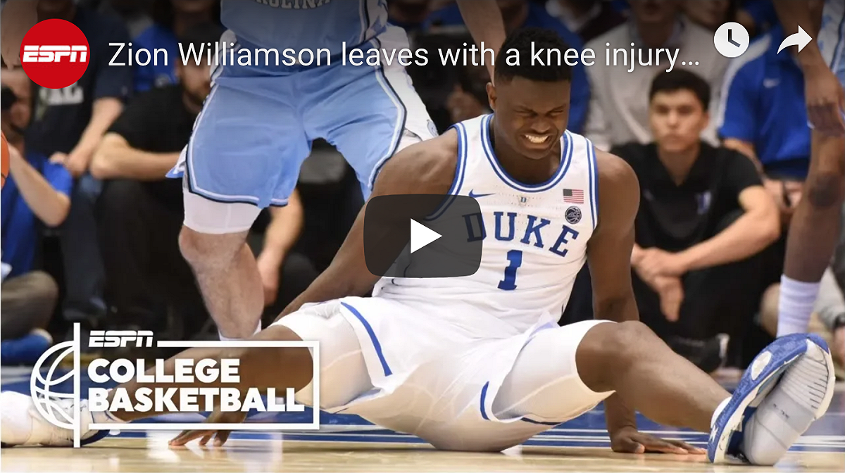 Zion Williamson受傷時表情痛苦。