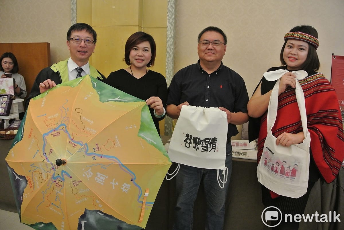 谷關商圈由社區發展協會推出多項與在地連結的文創商品。 圖 : 唐復年/攝
