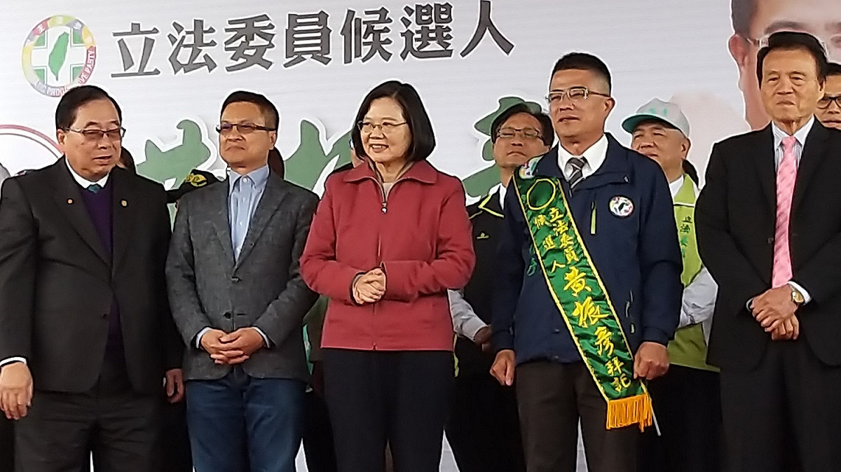 黃振彥成立秀水鄉後援會，蔡英文到場站台。 黃振彥競選部/提供