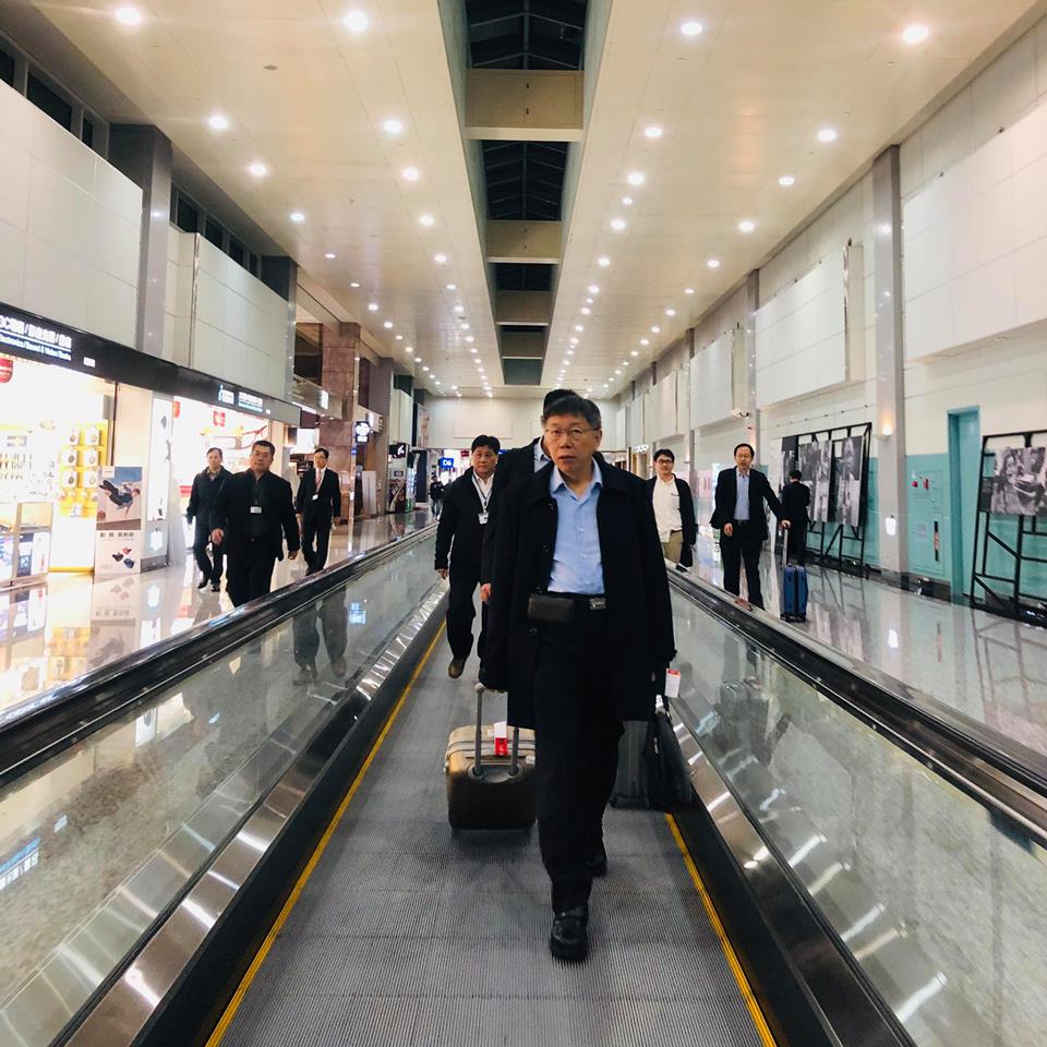 台北市長柯文哲出訪以色列，又對國防議題發表意見，指「每個去當兵、服替代役都覺得浪費時間」。 圖：翻攝柯文哲臉書