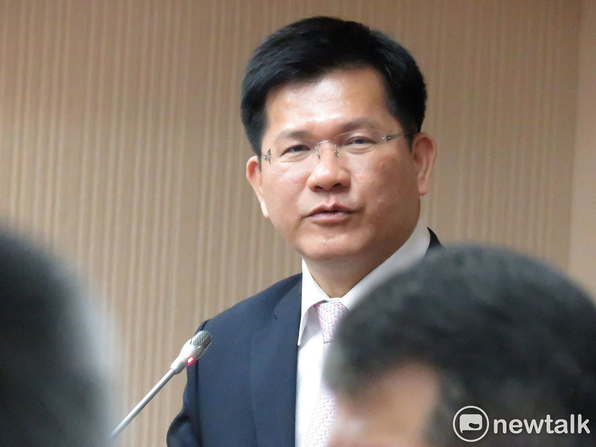 交通部長林佳龍認為鐵道局針對普悠瑪事故提出行政責任調查報告，究責過輕，無法接受，退回要求重新提出。 圖：趙婉淳／攝（資料畫面）