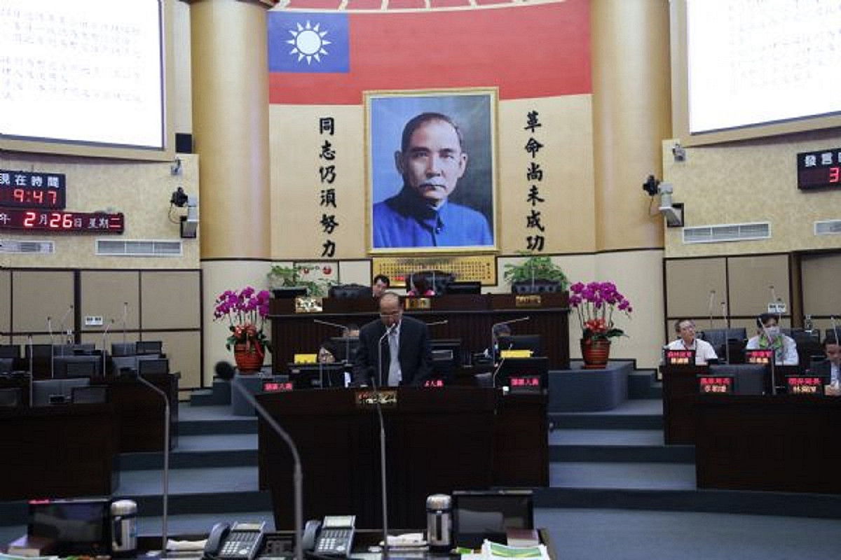 龍崎區事業廢棄物掩埋場開發案受到各界關注，台南市政府由農業局至市議會進行專案報告。 圖：黃博郎/攝