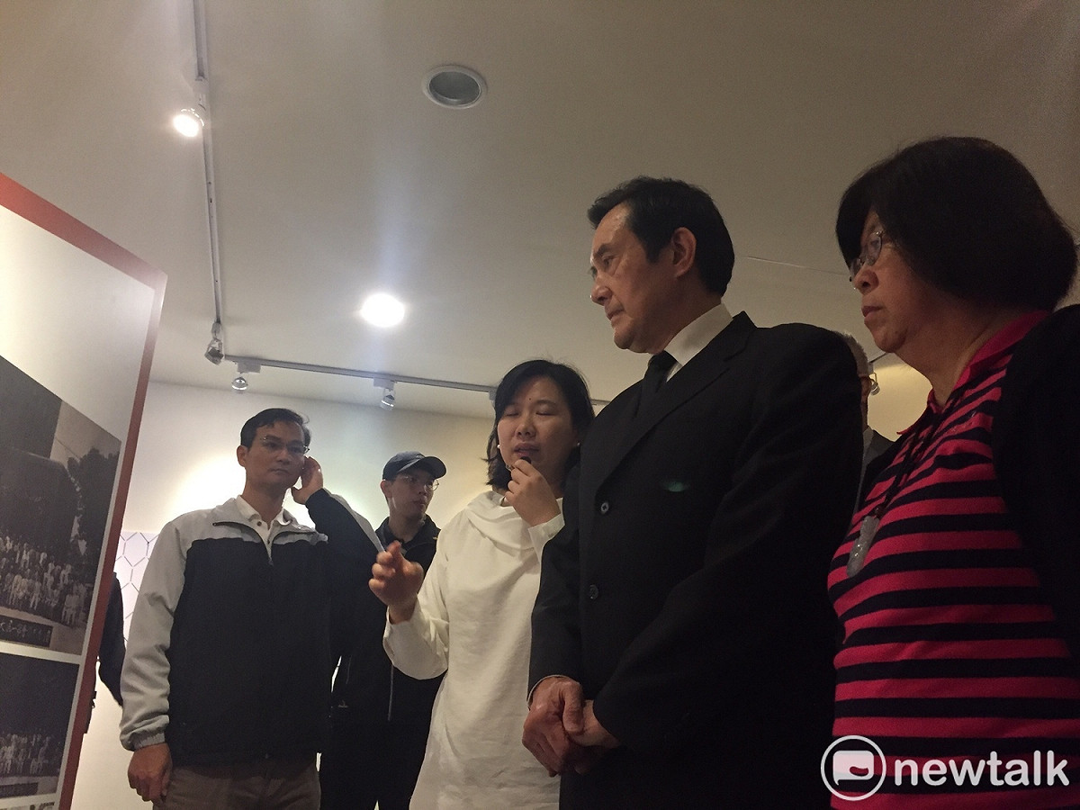 前總統馬英九上午參觀「228事件中的受難民意代表」展覽。 圖：趙婉淳／攝