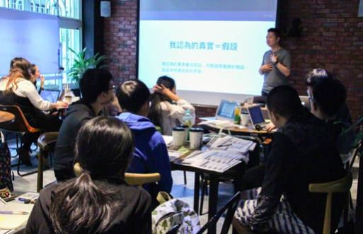 為了第三梯次的種子組，創夢市集特別邀請 CCDM 深擊設計管理的總監汪建均（Lex），共同企劃一門為期兩個月的商業驗證課程，希望幫助種子團隊的產品順利進入市場。 圖：創夢實驗室/提供