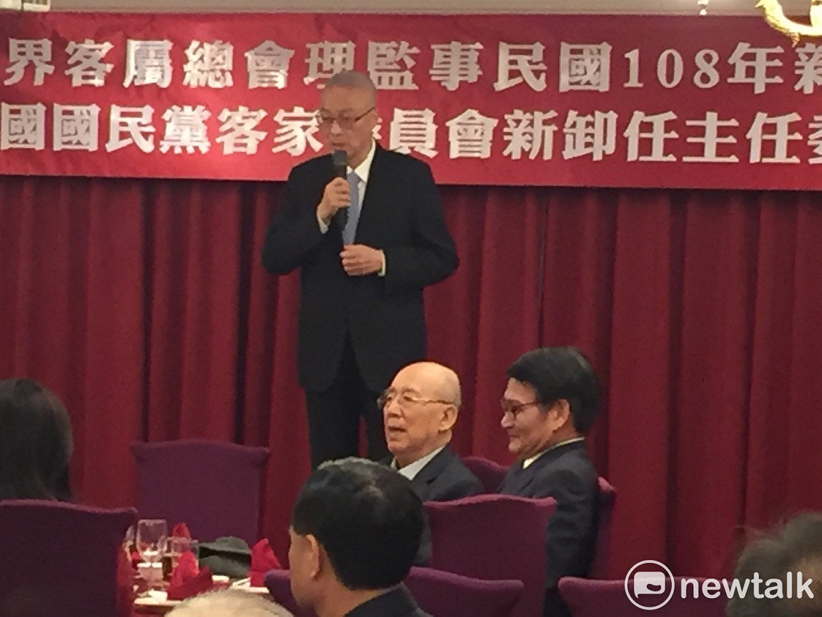 國民黨主席吳敦義今（1）天中午時出席國民黨客委會主委交接暨新春團拜活動。 圖：趙婉淳／攝