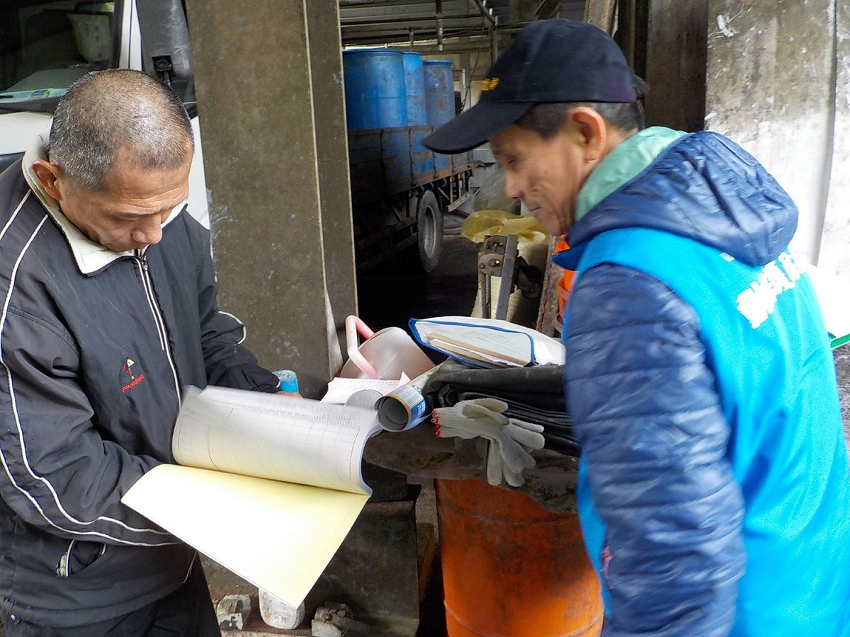 新北市府動保處清查林口區49場養豬戶。 圖：新北市動保處提供