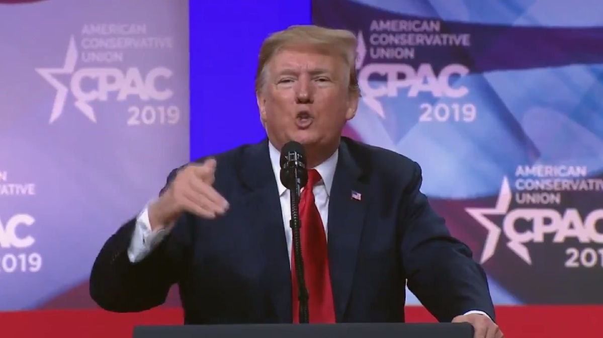美國總統川普在保守政治行動會議（ConservativePolitical Action Conference）年會致詞=.  圖/翻攝自CPAC2019推特