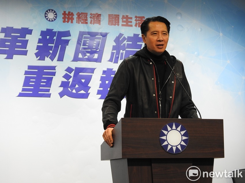 國民黨文傳會義務副主委兼發言人歐陽龍中下午轉述中常會內容。 圖：趙婉淳／攝