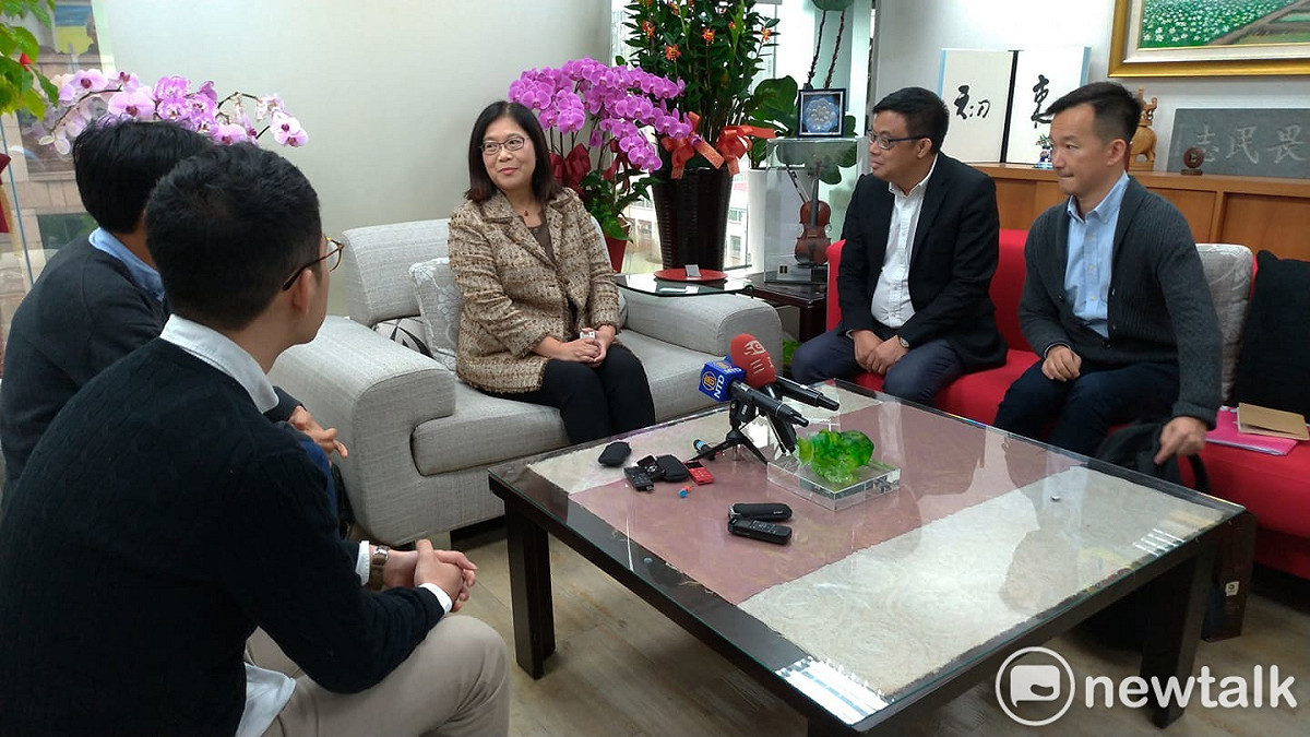 香港泛民主派議員拜會管碧玲。 圖：陳佩君／攝