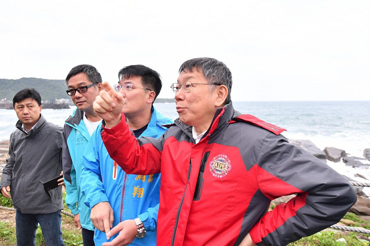 台北市長柯文哲（右一）自比丐幫幫主，呼籲小英若執政好棒棒，怎會有人投靠。 圖 / 台北市政府提供（資料照片）