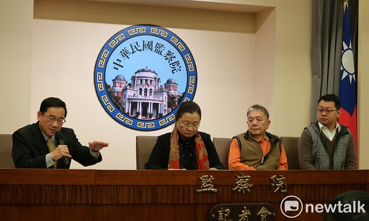 監委張武修、田秋堇及兩位國內接受器官移植病友謝威、楊鈞儀。 資料照片：林朝億/攝
