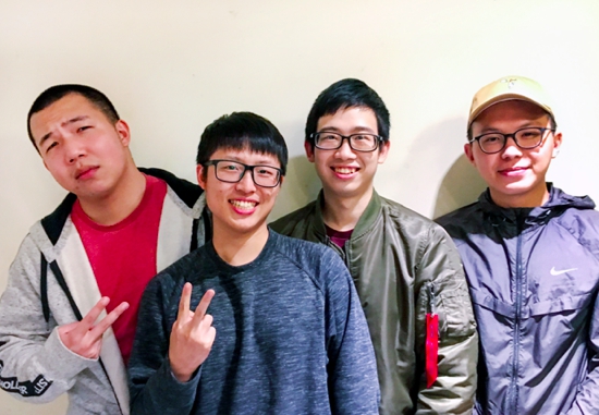 四位 Firstory 共同創辦人。由左至右為市場開發暨產品經理于子軒、ios 工程師李適安、android 工程師翁子皓、UI/UX 介面工程師劉德政。 圖：創夢實驗室/提供