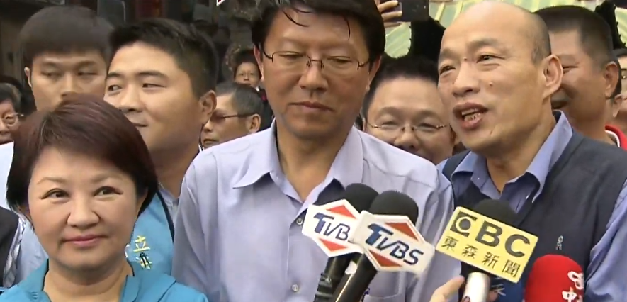 台中市長盧秀燕，以及高雄市長韓國瑜一同為謝龍介站台。 圖：翻攝自YOUTUBE