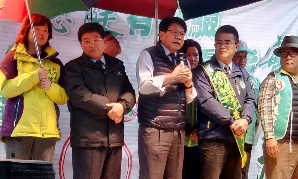 屏東縣長潘孟安大談辦燈會的經驗。 圖：黃振彥競選總部/提供