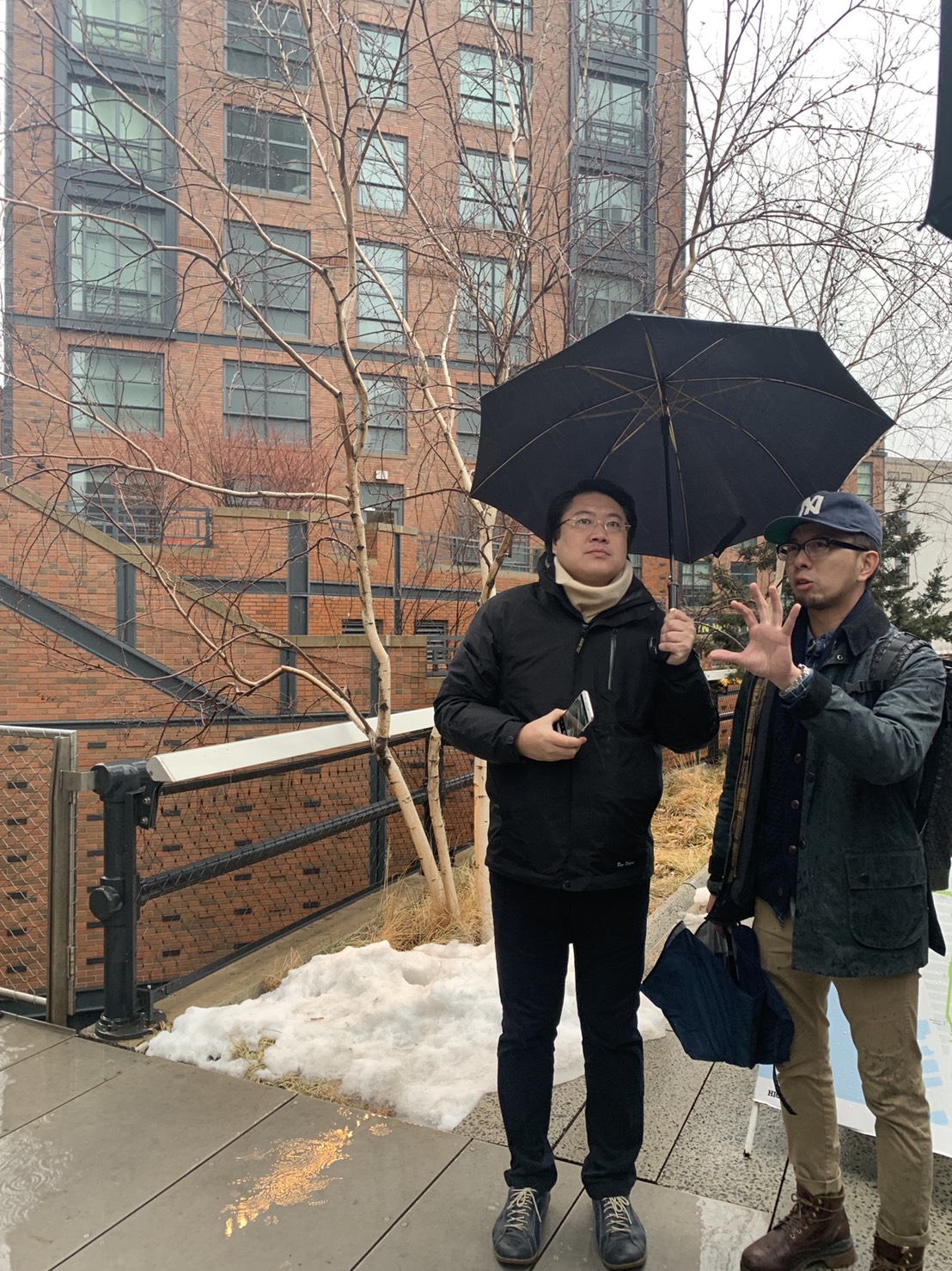 林右昌率領的基隆市參訪團在紐約市府的安排下，於美國時間3月10日由台灣籍的首席都市計畫資深規劃師王立其，以及紐約市公共設計委員會主席Justin Garrett Moore親自導覽， 圖：基隆市政府/提供