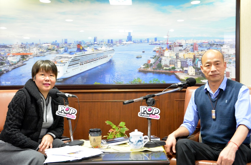 資深媒體人黃光芹（左）與高雄市長韓國瑜（右）再隔空互摃。 圖：POP搶先報/提供（資料照片）
