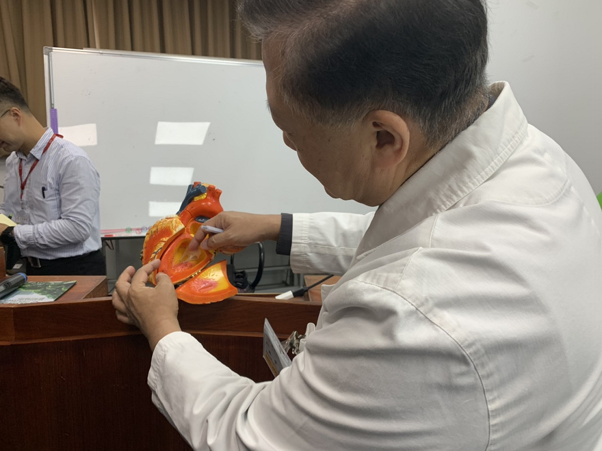 魏崢表示，非阻塞型肥厚性心肌病變患者平時不太有症狀，一旦開始現症狀時，不是出現致命性的心律不整，也會因嚴重心衰竭必須走上換心一途。 圖／記者汪瑋琪攝