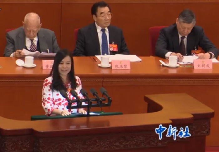 台籍凌友詩日前以中國全國政協委員身分高喊統一，陸委會今（13）晚表示，凌女已違反兩岸條例規定。 圖：翻攝中新社畫面
