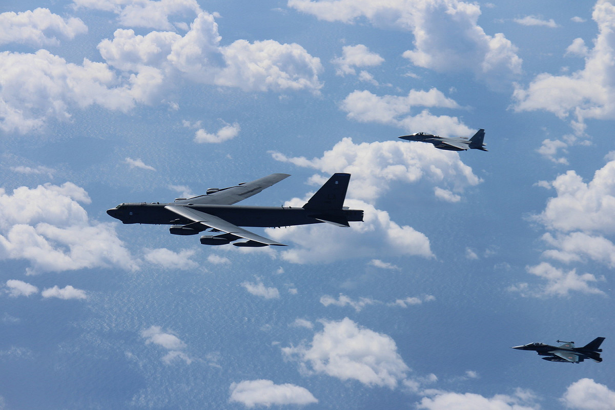 B-52「同溫層堡壘」是美國波音飛機公司研製的八引擎遠程戰略轟炸機，具有可以配備核尖巡航導彈的能力。 圖：翻攝自美國太平洋空軍官網