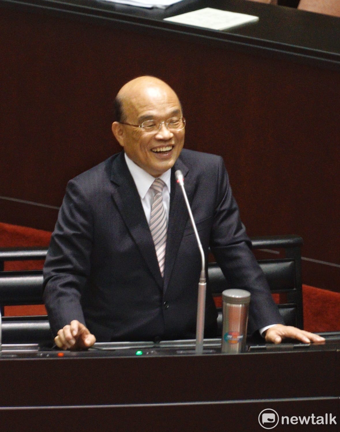 被女兒質詢，蘇貞昌顯得相當開心。 圖:張良一/攝