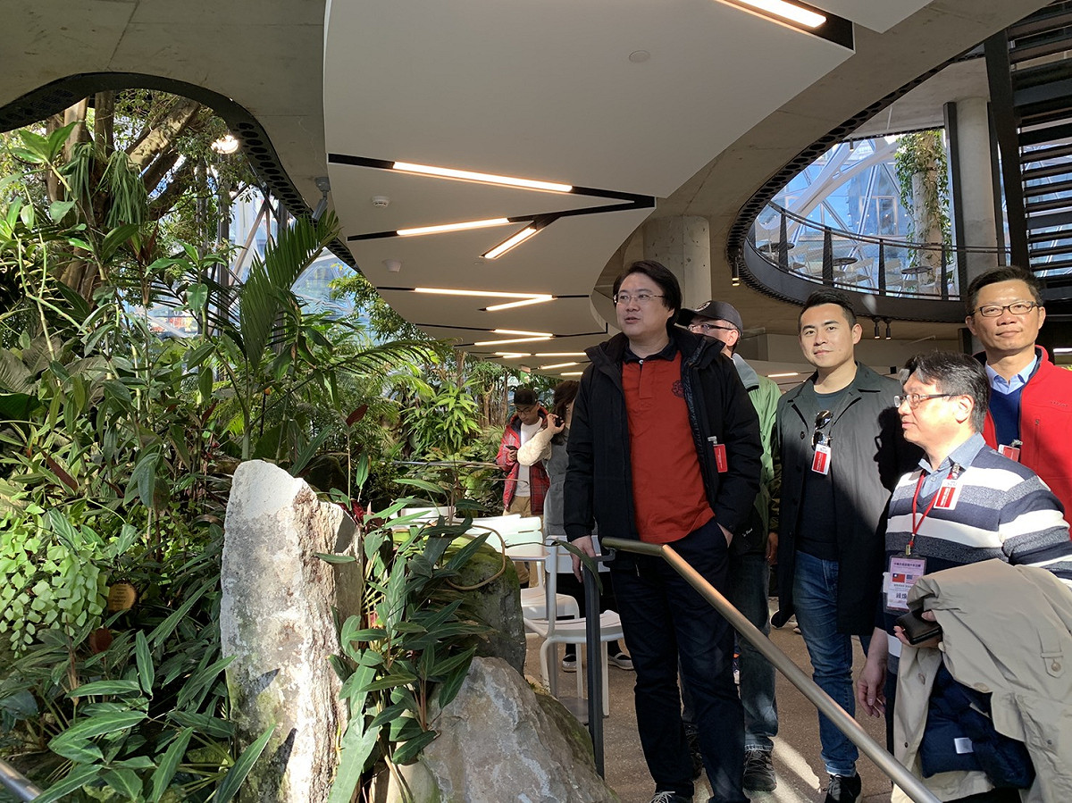 基隆訪問團到西雅圖圖書館參觀。 圖/基隆市政府提供