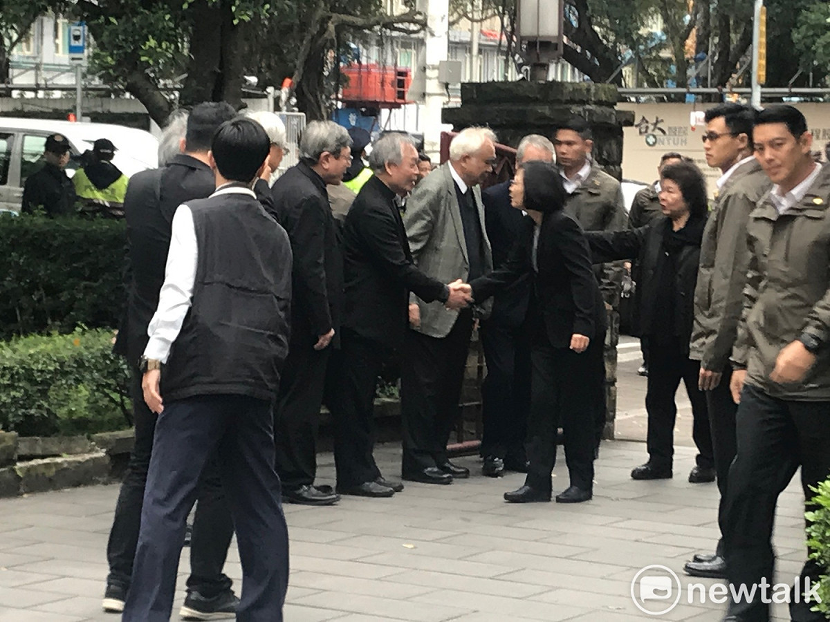 總統蔡英文、總統府秘書長陳菊今日出席高俊明牧師追思會。 圖：周煊惠 ／攝