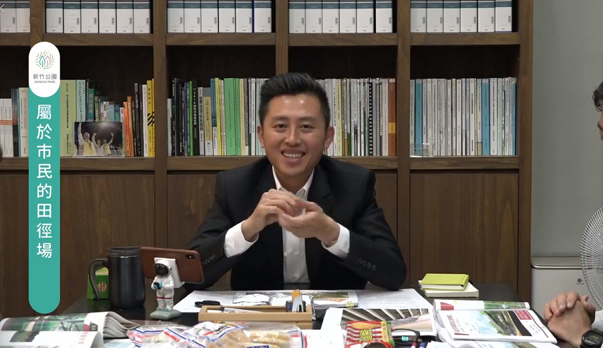 新竹市長林智堅開直播回應市政問題。 圖：新竹市政府提供(資料照片)