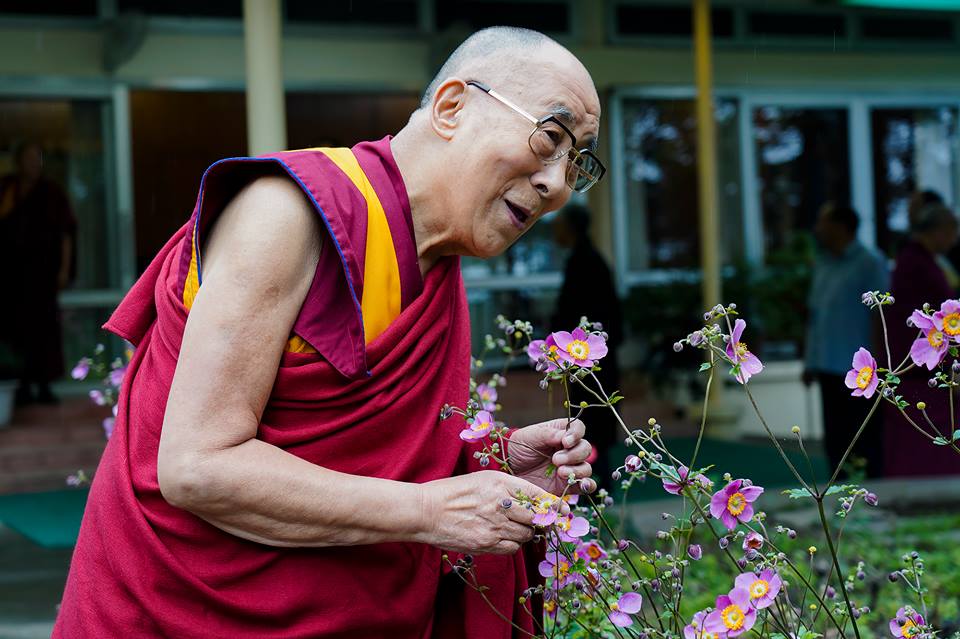 第14世達賴喇嘛流亡印度60年，日前接受專訪時提到自己的轉世靈童，可能在印度被發現。 圖：翻攝自達賴喇嘛臉書