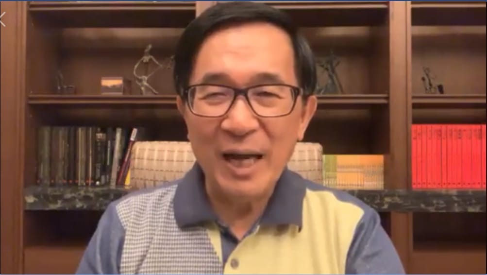 對於前行政院長賴清德登記民進黨黨內總統初選一事，前總統陳水扁臉書表示是「民主常態」；強調「沒有挺賴要逼退蔡」。 圖：翻攝YonGe Chen臉書