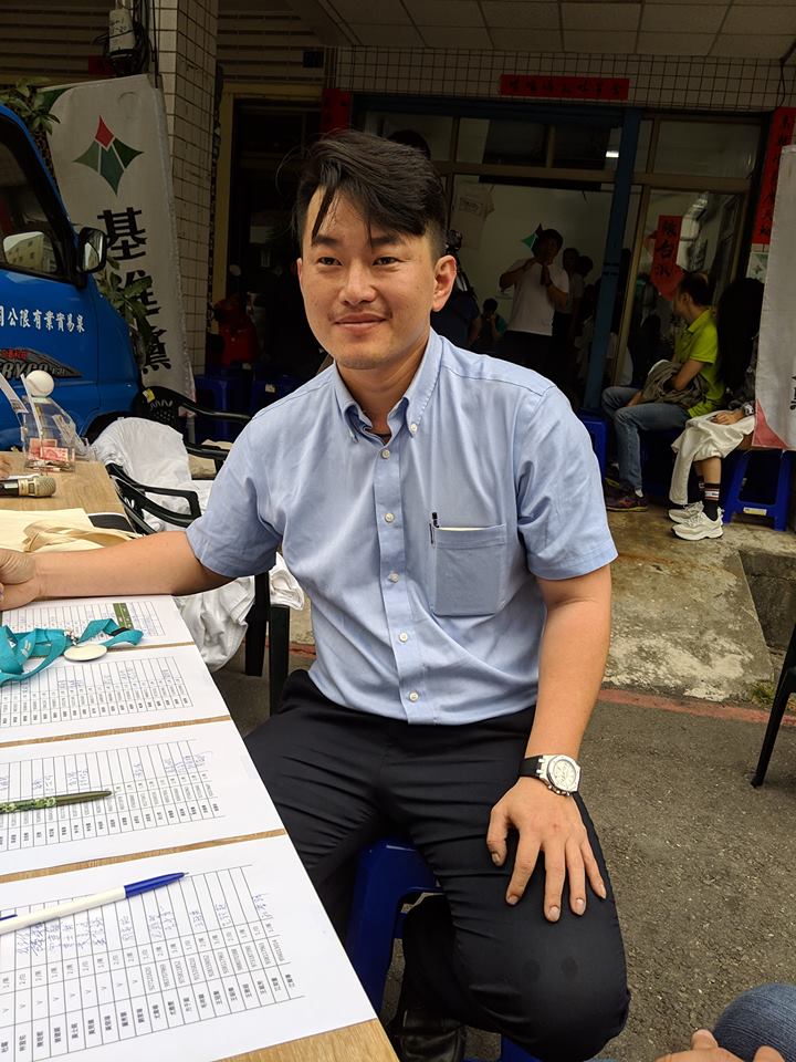 基進黨發言人陳柏惟今（20）日表示，因高雄市從事農林漁牧業的就業人口只有3.3%，產值佔的比例更少，不如工業佔近五成的產值來的顯著。難怪一般民眾對於「高雄發大財」依然無感，更有人認為這又是「政治訂單」。 圖：翻攝自陳柏惟臉書