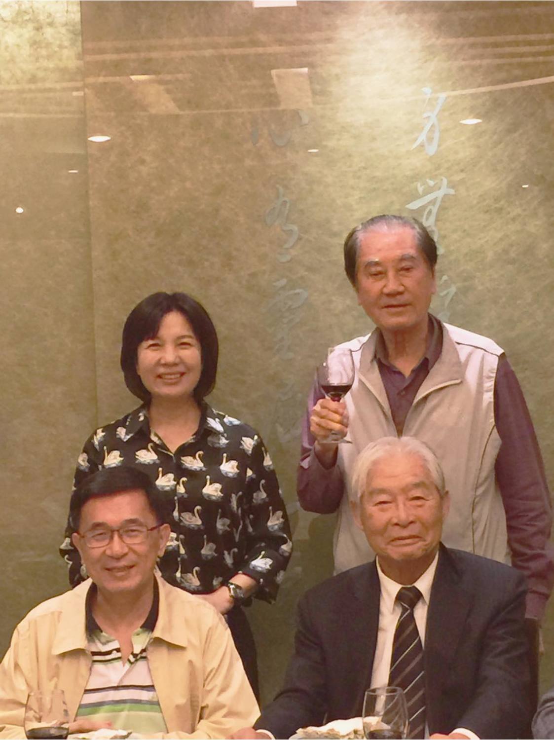 陳筱諭貼出昔日郭秀珠與陳水扁開心合影的照片。 圖：取自陳筱諭臉書