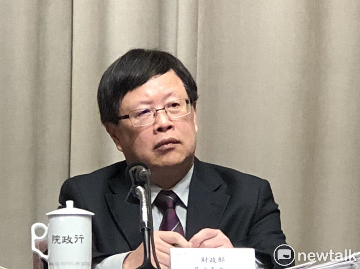 行政院會今（21）天通過《貨物稅條例》修正草案。圖為財政部次長吳自心。 圖：謝莉慧/攝