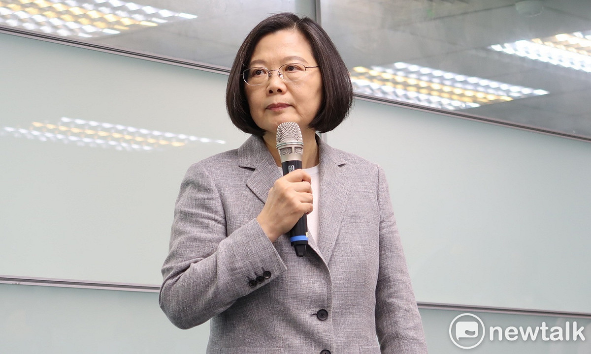 總統蔡英文日前表示，當台灣總統要有三條件，「有國際觀」、「推動改革」、「團結黨內」，她也自信的說符合三個要件的人「就是蔡英文」。 圖：林朝億/攝（資料照）。