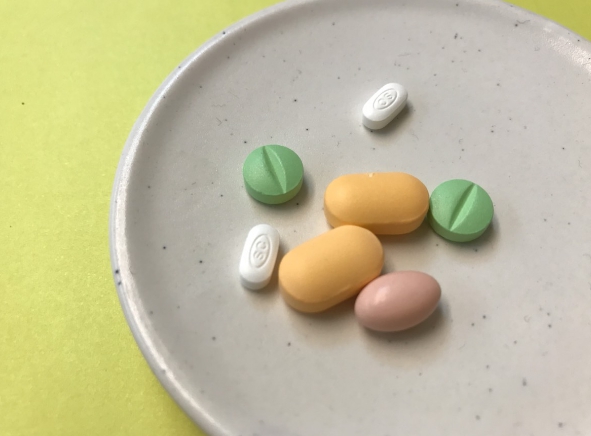 健保藥價調整，使得砍藥價問題再度備受討論。 圖：葉宜哲/攝