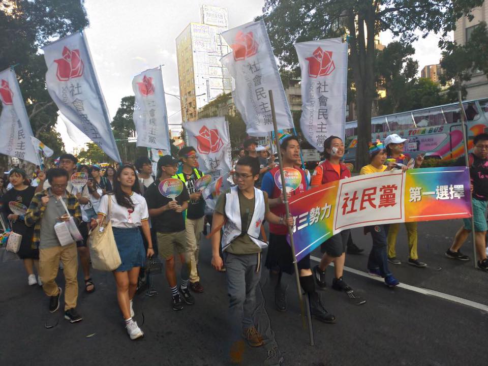 社民黨今日下午召開黨員大會，完成新任全國委員與評議委員的改選，期望未來也可以共同推動黨務運作與選舉時程。 圖:翻攝自社民黨臉書專頁。