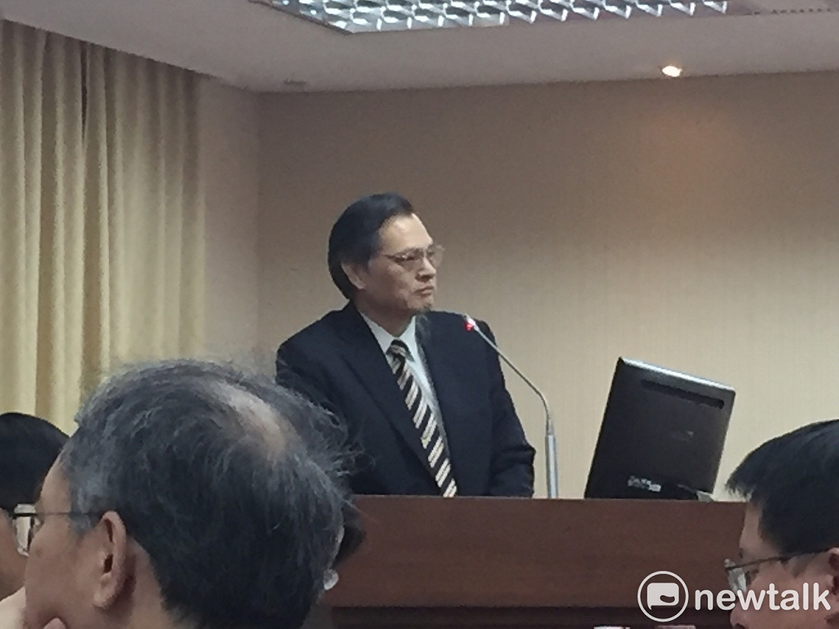 陸委會主委陳明通今天到立法院內政委員會備詢。 圖：趙婉淳／攝
