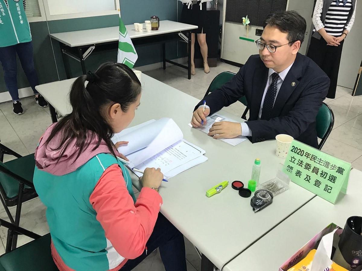 前桃園市府顧問黃世杰登記參選第二選區（楊梅、新屋、大園、觀音） 圖：翻攝黃世杰臉書