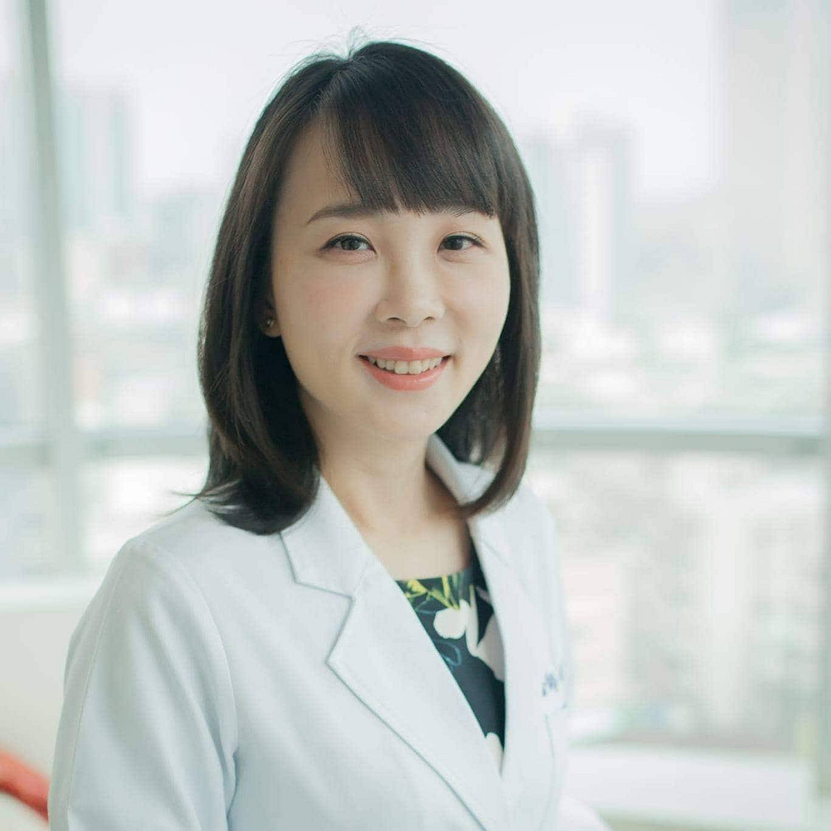 台北醫學大學附設醫院美容中心主任、皮膚科張宜菁醫師。 圖：張宜菁/提供
