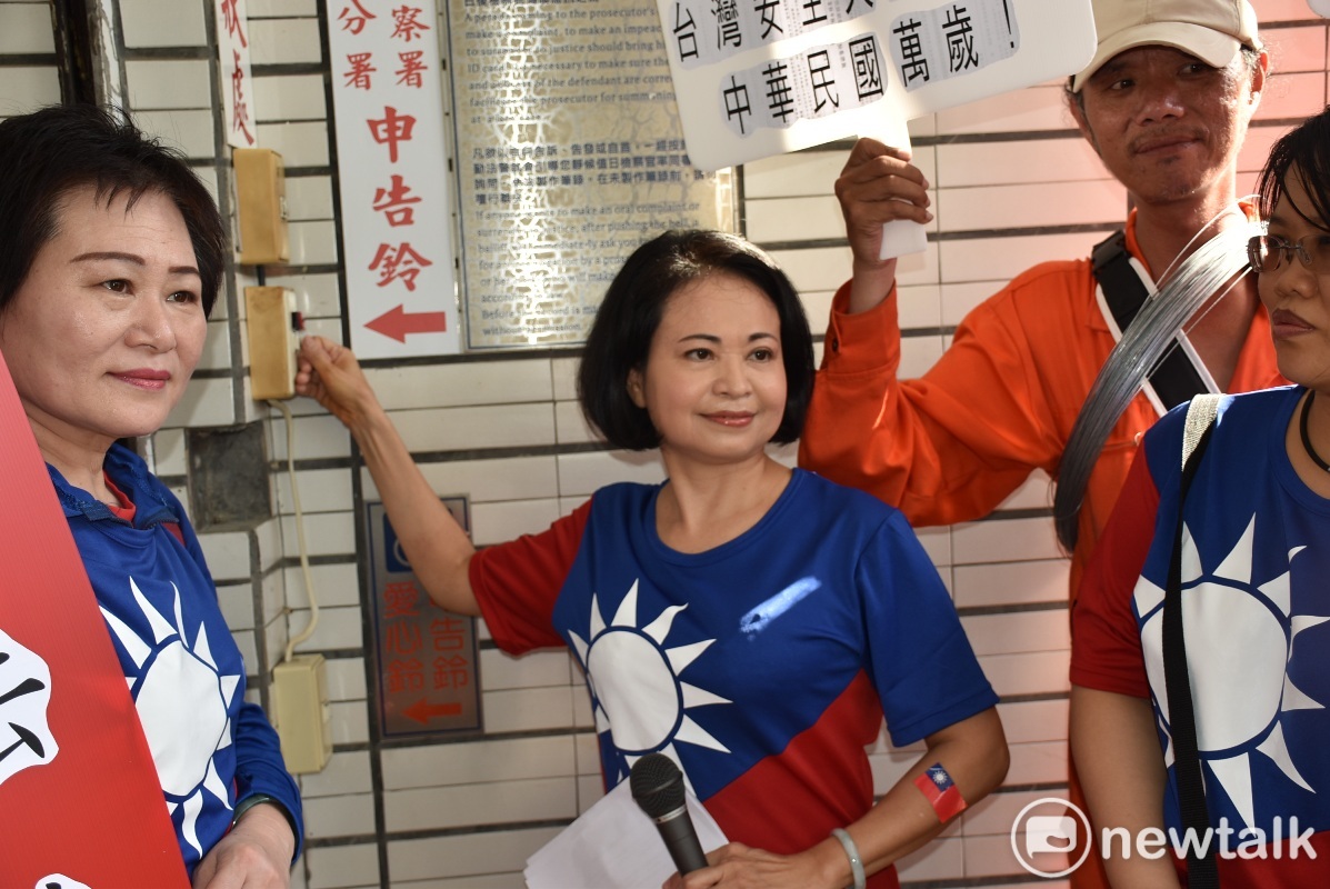 復出政壇參選立委的王齡嬌，按鈴控告賴清德內亂罪。 圖：孫家銘／攝