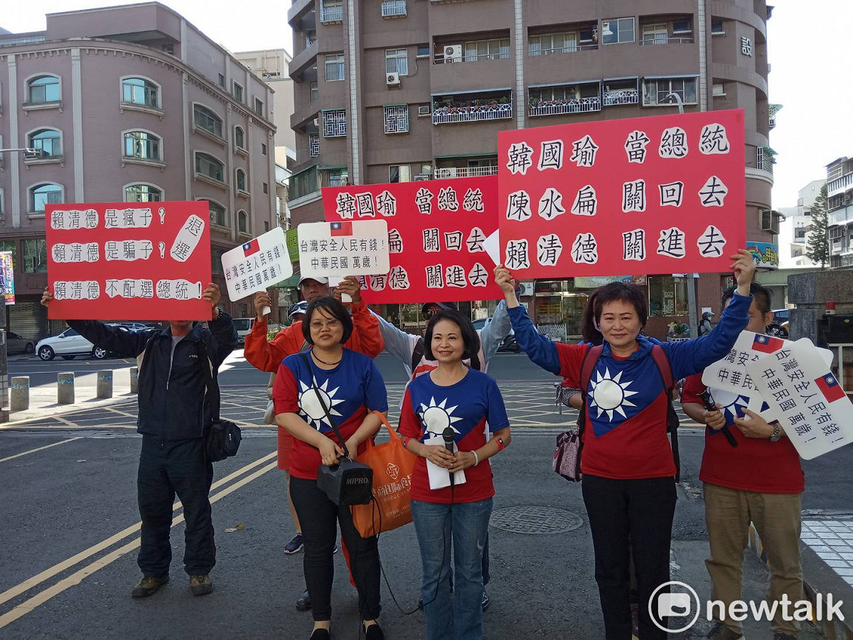 王齡嬌（中）前往高雄高分檢為參選立委造勢。 圖：孫家銘／攝