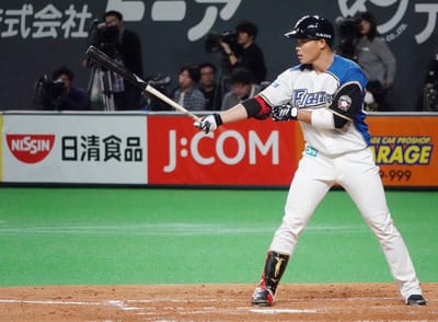日本職棒火腿隊王柏融今（30）天第2場出賽，前3打數沒有安打表現，8局敲出日職生涯首安。 圖：中央社