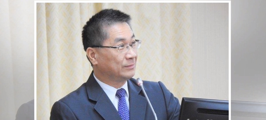 內政部28日對赴大陸擔任社區主任助理的符坤龍、李佩珍2名國人開罰，陸媒今天刊出不具名的台籍社區主任助理回應，表示多人忿忿不平，暫時不打算回台。圖為符坤龍。 圖：翻攝自youtube