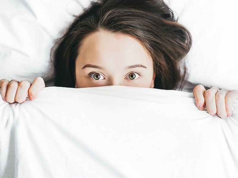 日本研究指出，夫妻同床會導致男性睡眠品質降低。 圖／翻攝自 Unsplash